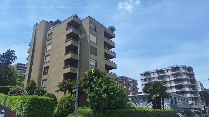 Wohnung mit Blick auf den Luganer See, geräumig, 3,5 Zi., zwei Badezimmer, mit Terrasse und Keller. (6)