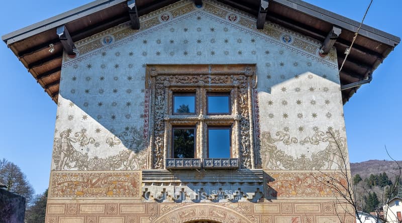 Villa storica di grande fascino, con forte carattere storico e decorativo. (5)