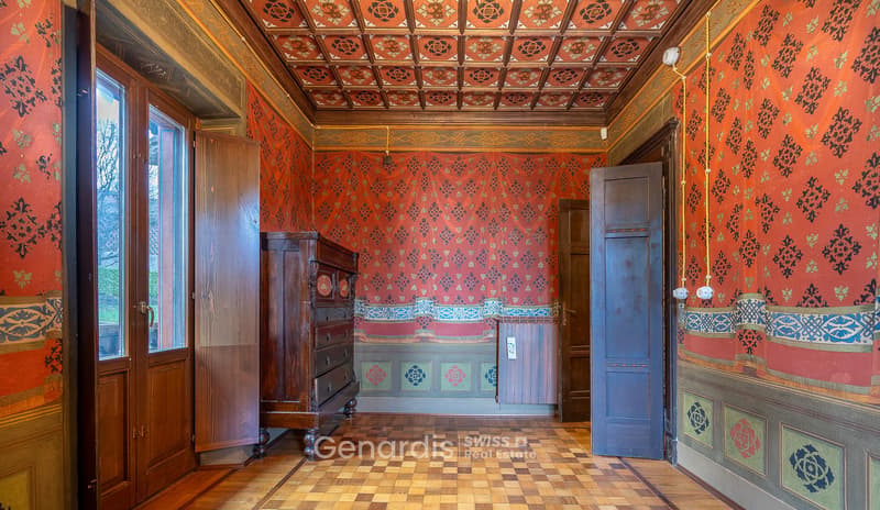 Villa storica di grande fascino, con forte carattere storico e decorativo. (36)