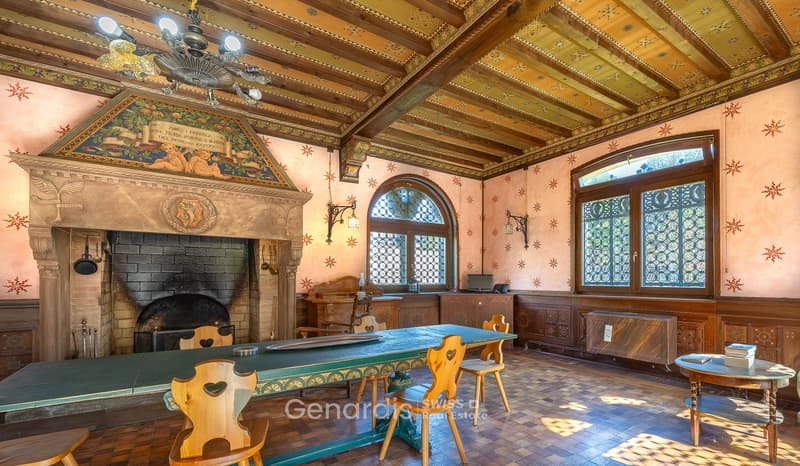 Villa storica di grande fascino, con forte carattere storico e decorativo. (12)