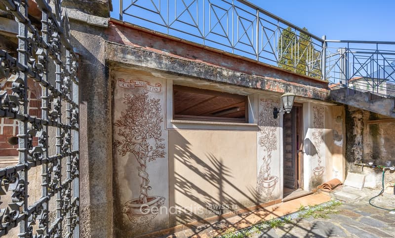 Villa storica di grande fascino, con forte carattere storico e decorativo. (10)