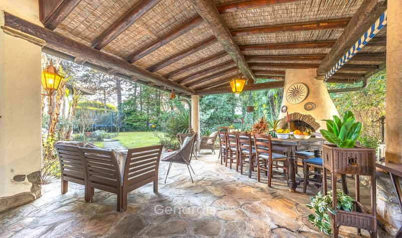 Villa élégante avec piscine et vue panoramique sur Collina d'Oro (11)