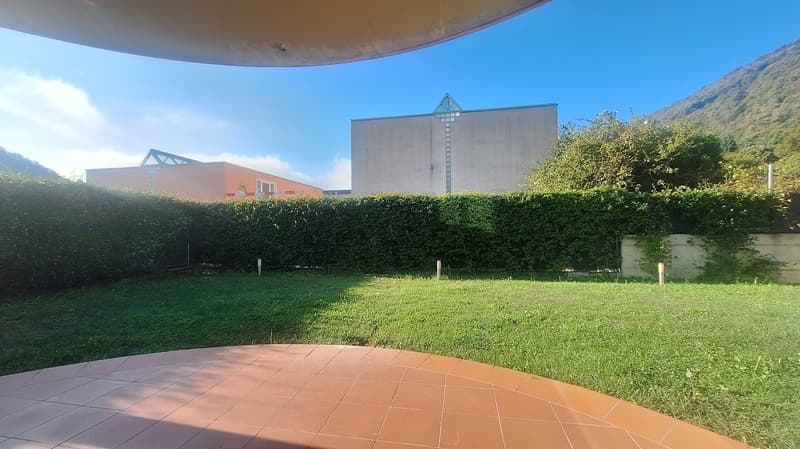 Villa indépendante ensoleillée, confortable avec portique, terrasse, jardin (5)