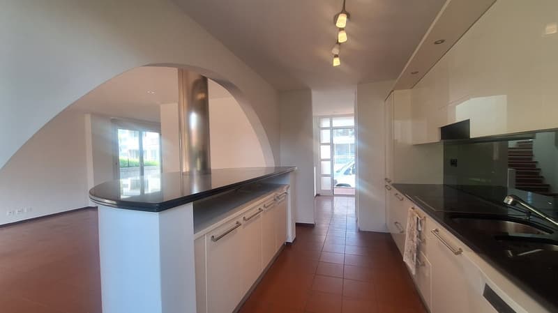 Villa indépendante ensoleillée, confortable avec portique, terrasse, jardin (16)