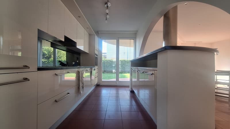 Villa indépendante ensoleillée, confortable avec portique, terrasse, jardin (14)