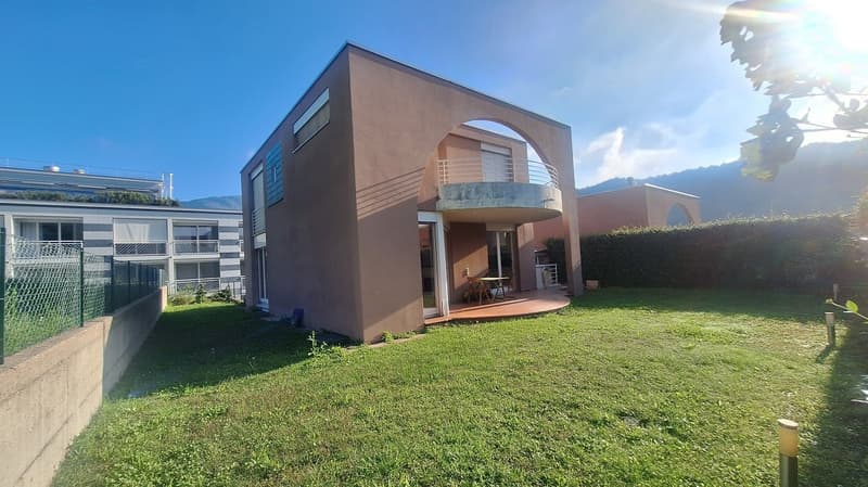 Villa indépendante ensoleillée, confortable avec portique, terrasse, jardin (3)