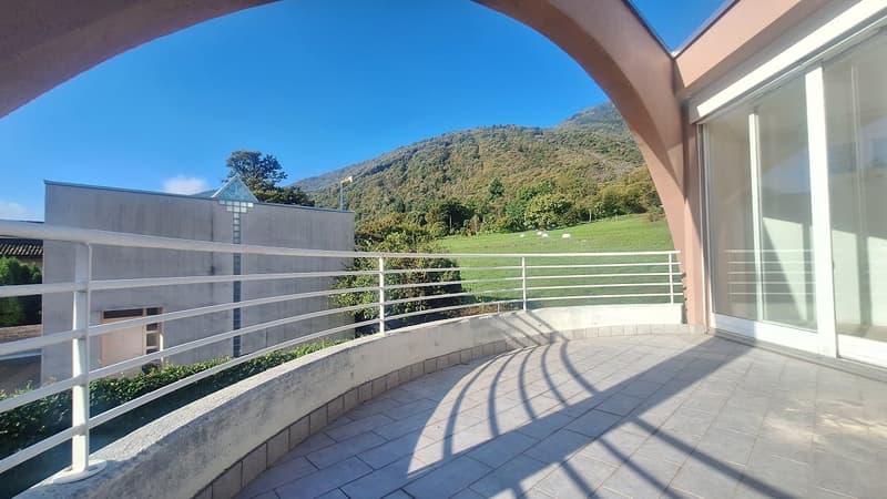 Villa indépendante ensoleillée, confortable avec portique, terrasse, jardin (6)