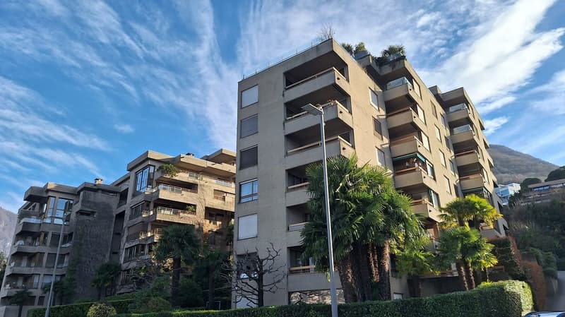 Face au lac de Lugano, Appartement spacieux à louer 3,5 pièces, deux salles de bains, avec terrasse, cave. (4)
