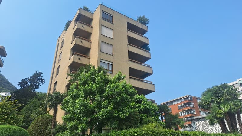 Face au lac de Lugano, Appartement spacieux à louer 3,5 pièces, deux salles de bains, avec terrasse, cave. (5)