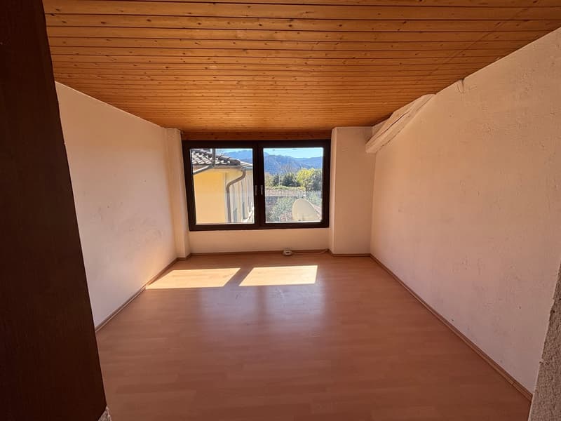 Haus mit 3 Wohnungen zur Renovierung, Garten mit Pergola, Rustico und Wald (10)