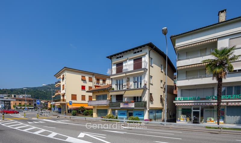Appartement lumineux de 4.5 pièces avec balcon à Ponte Tresa (27)