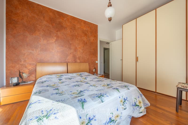 Elegantes Apartment mit 3 Zimmern und Seeblick in Campione d'Italia (15)