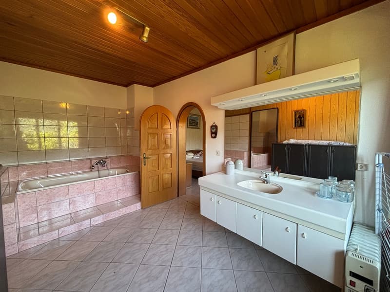 Casa indipendente con terrazzo, vista aperta e piccolo giardino (9)