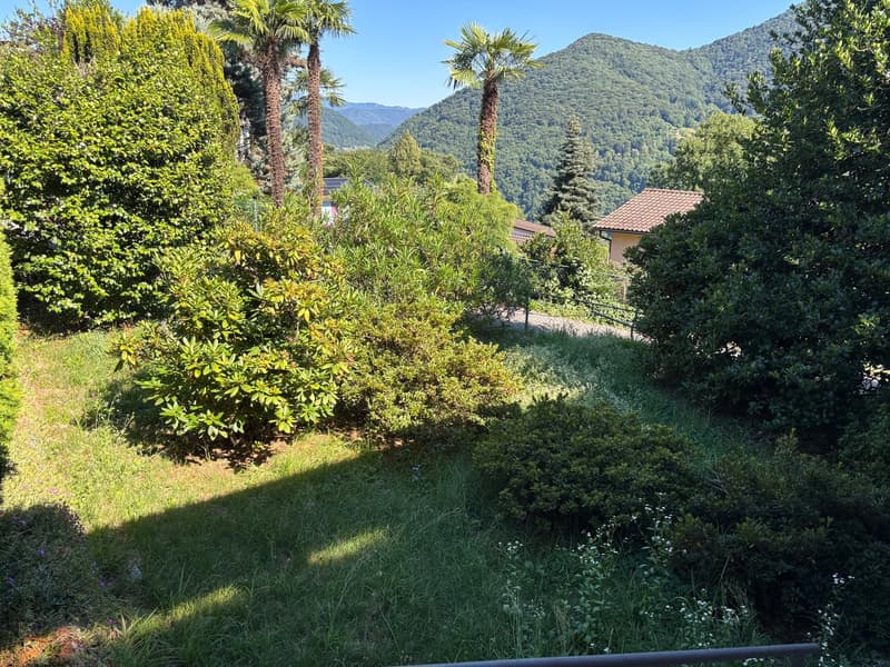Casa indipendente con terrazzo, vista aperta e piccolo giardino (5)