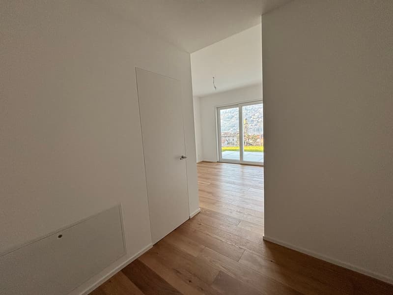 Neues Penthouse in Brusino - Seesicht und Bootsplatz! (4)