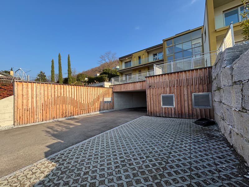 Neues Penthouse in Brusino - Seesicht und Bootsplatz! (1)