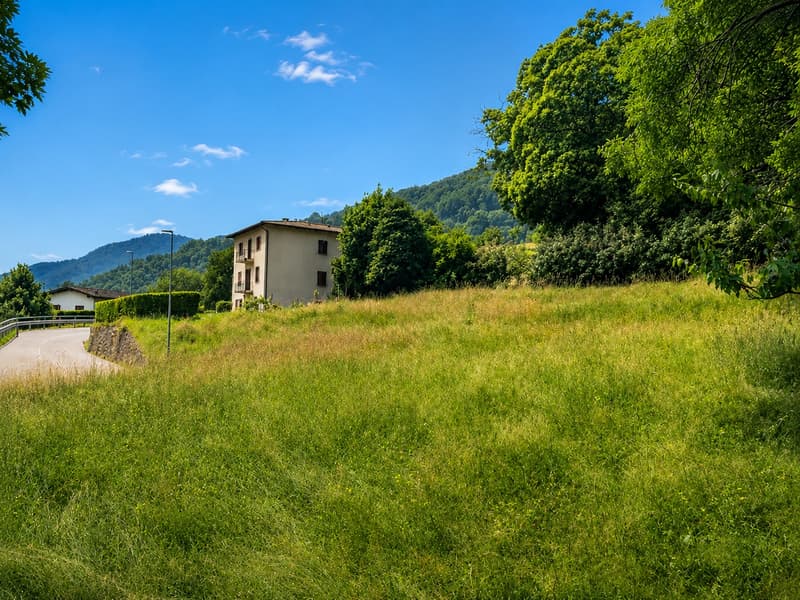Terreno edificabile Residenziale pianeggiante, in posizione Tranquilla, Soleggiata, (1)