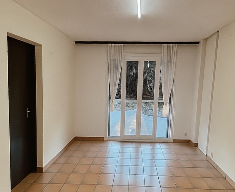 Soleggiata,  Tranquillità,  Spaziosa Villa  indipendente con giardino, piscina (19)