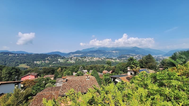 Soleggiata,  Tranquillità,  Spaziosa Villa  indipendente con giardino, piscina (8)