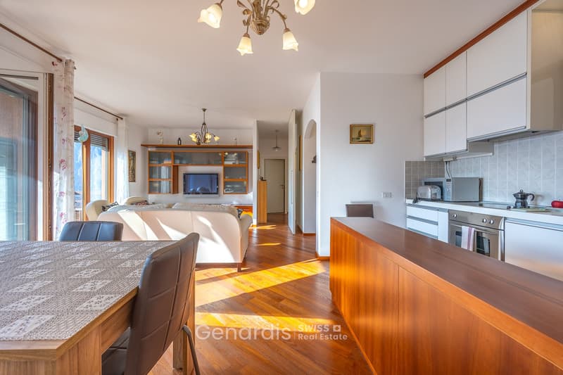 Elegante appartamento di 3 Locali con Vista Lago a Campione d'Italia (6)