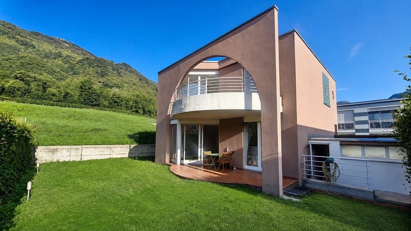 Soleggiata,   Confortevole Villetta indipendente  con portico, terrazza, giardino (2)