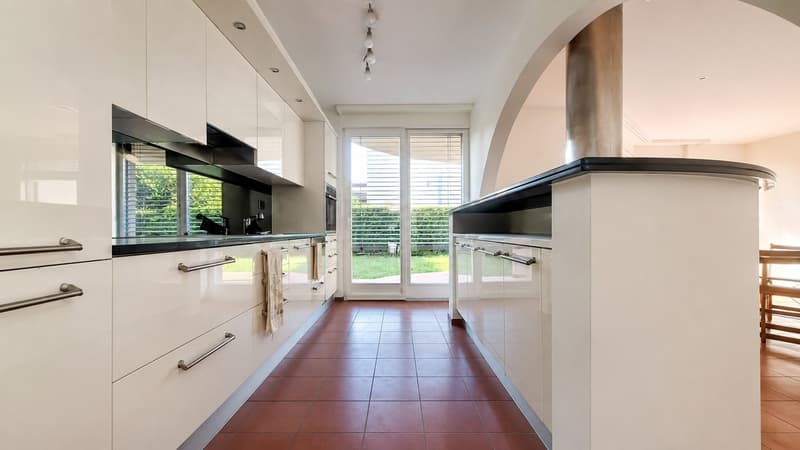 Soleggiata,   Confortevole Villetta indipendente  con portico, terrazza, giardino (8)