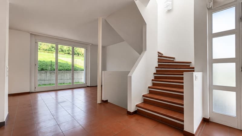 Soleggiata,   Confortevole Villetta indipendente  con portico, terrazza, giardino (11)