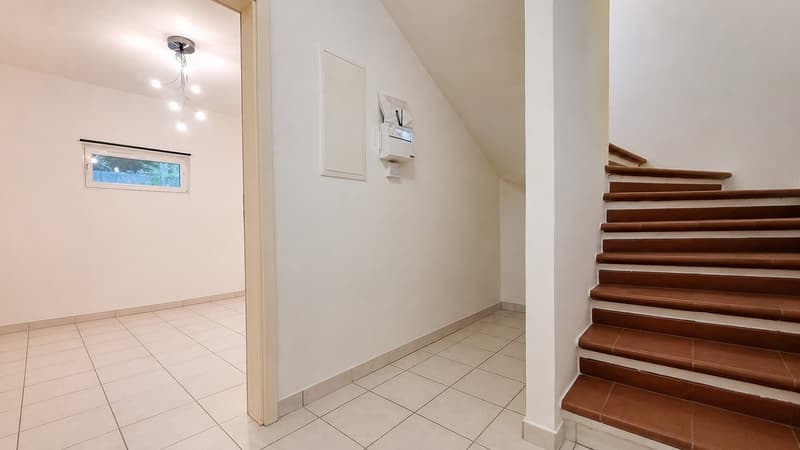Soleggiata,   Confortevole Villetta indipendente  con portico, terrazza, giardino (16)