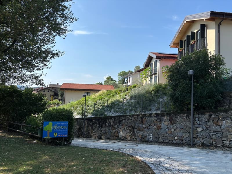 Incantevole Casa Unifamiliare di Nuova Costruzione a Pura (1)