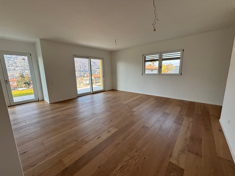 Neues Penthouse in Brusino - Seesicht und Bootsplatz! (2)