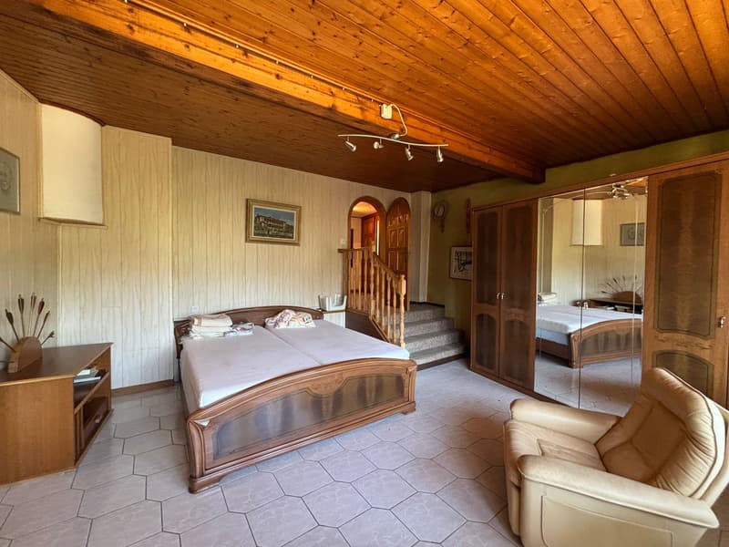 Casa indipendente con terrazzo, vista aperta e piccolo giardino (9)