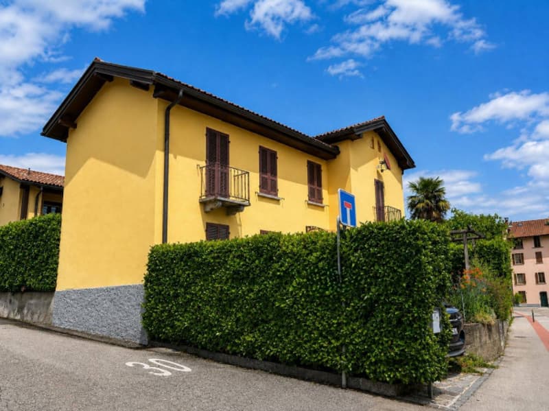 Casa indipendente con ampio giardino e posteggio (2)
