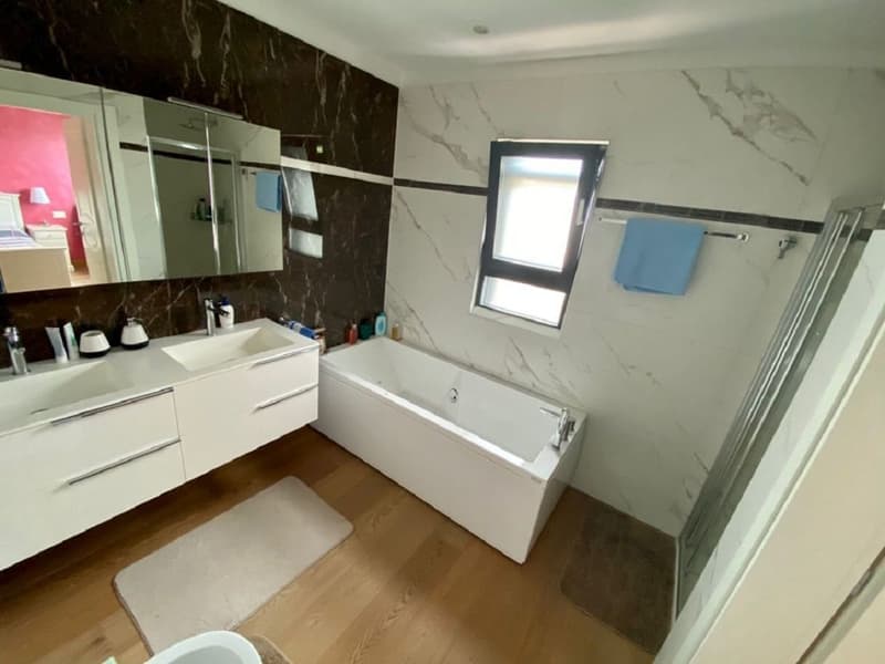 Soleggiata, Comodità, Elegante, Moderna, Spaziosa Villa con giardino (12)