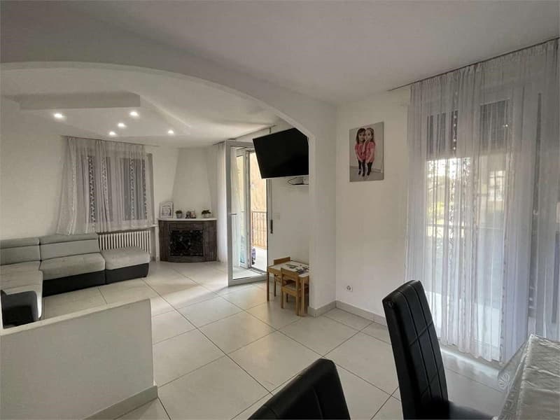 Soleggiata, Spaziosa, Casa Indipendente  con due Appartamenti, loc 3,5, Terrazza, giardino (9)