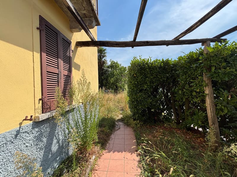 Casa indipendente con ampio giardino e posteggio (4)