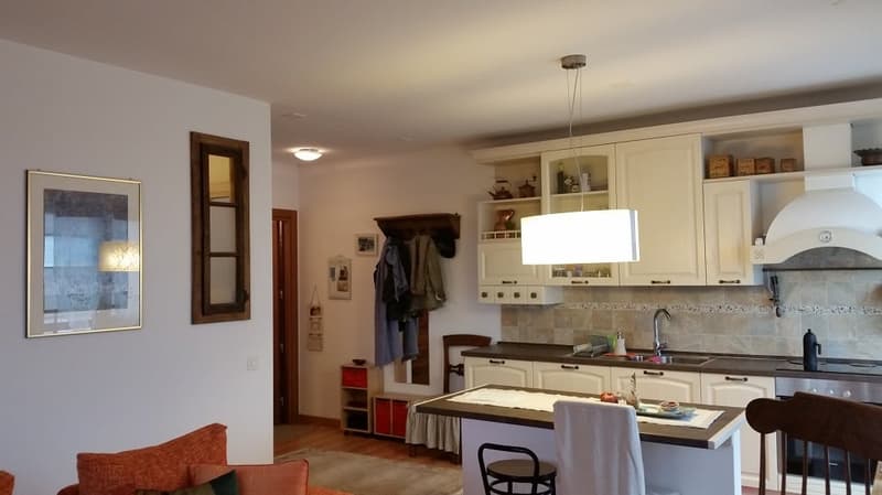 Centro Lugano, Piano Attico loc 2,5, Terrazza, Balcone, Posto Auto coperto. (9)