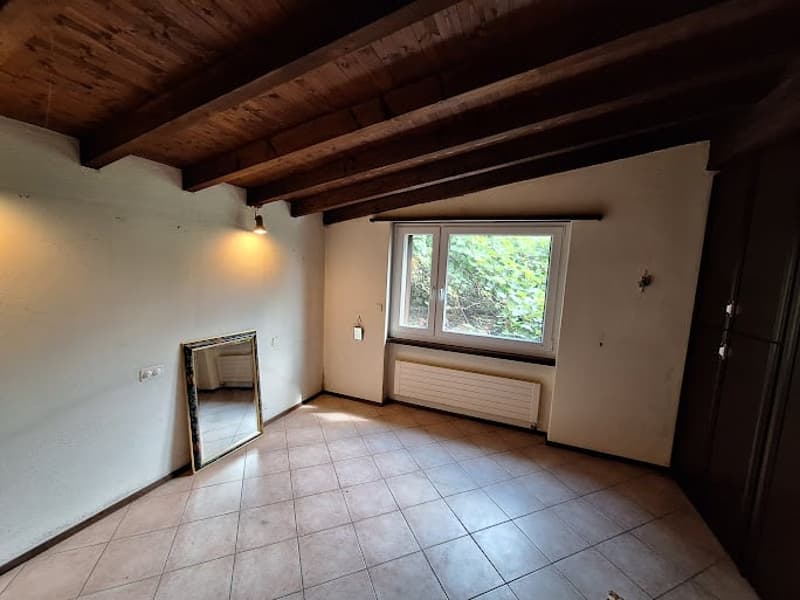 Soleggiata,  Tranquillità,  Spaziosa Villa  indipendente con giardino, piscina (12)