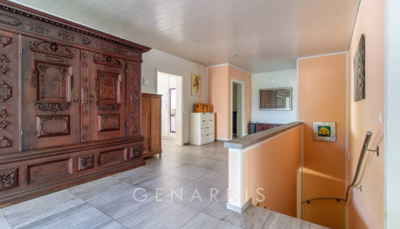 Rara opportunità - Villa uni-bifamiliare con piscina, terreno e privacy (9)