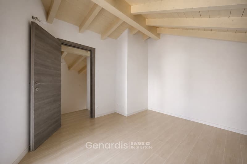 Incantevole Attico di 6.5 Locali a Lema, Ticino (4)