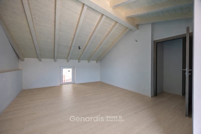 Incantevole Attico di 6.5 Locali a Lema, Ticino (5)