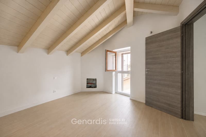 Incantevole Attico di 6.5 Locali a Lema, Ticino (7)