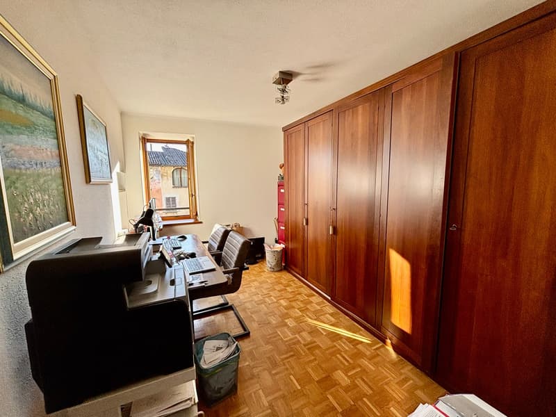 Splendida casa mono/bifamiliare di 8 locali a Curio (5)