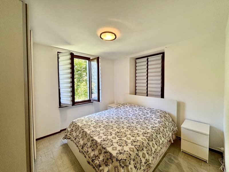 Casa storica con giardino + stalla da ristrutturare + garage a Breno (7)