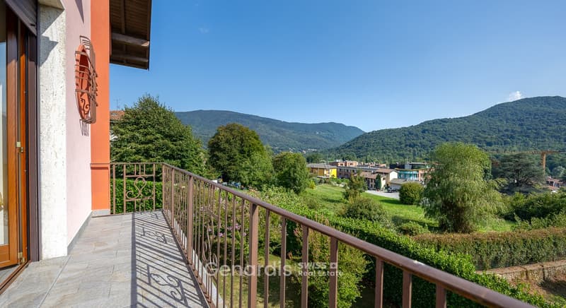 Incantevole villa unifamiliare a Cunardo – 7 locali con piscina e vista sulle montagne (8)