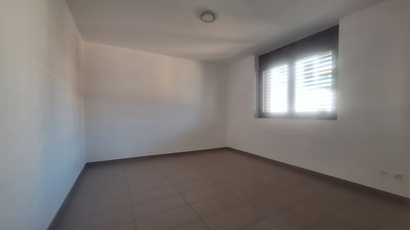 Comodità, Elegante, Spazioso, Appartamento, con due Terrazze, Due posti auto (9)