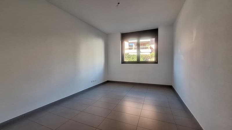 Comodità, Elegante, Spazioso, Appartamento, con due Terrazze, Due posti auto (11)