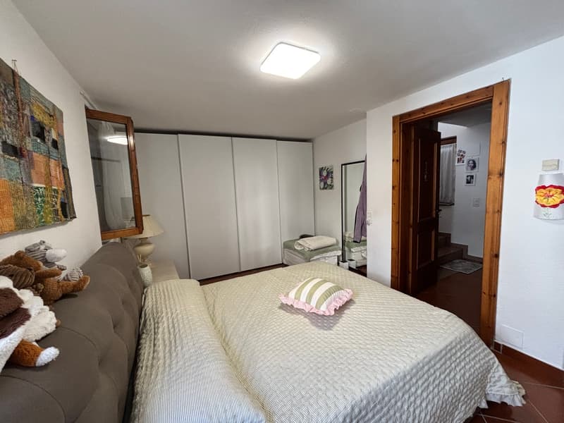 Graziosa casa con2 terrazze, giardino e 3 posti auto (5)