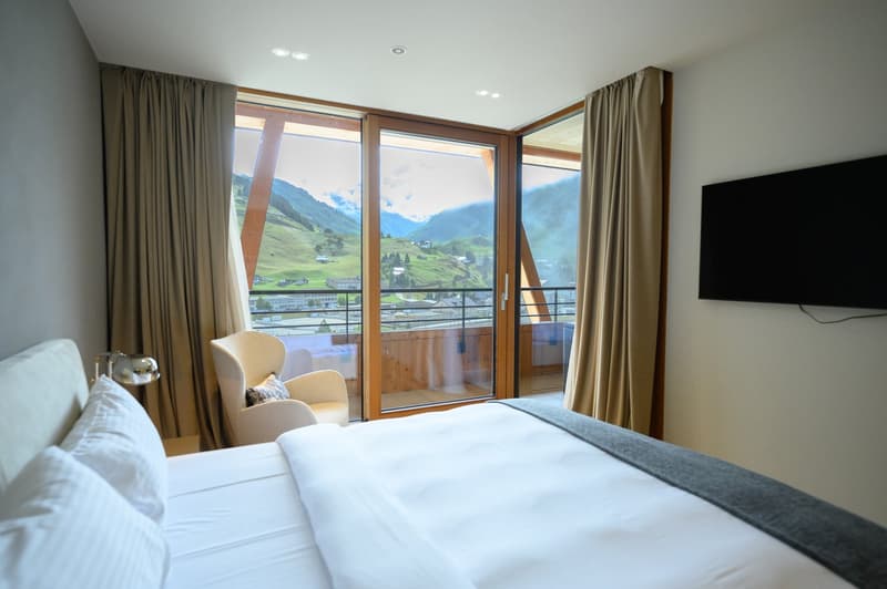 Alpine living with hotel service in Andermatt (18)