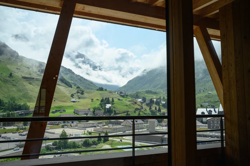 Alpine living with hotel service in Andermatt (2)