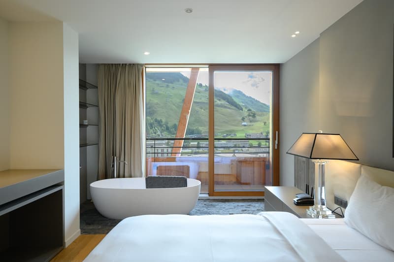 Alpine living with hotel service in Andermatt (11)